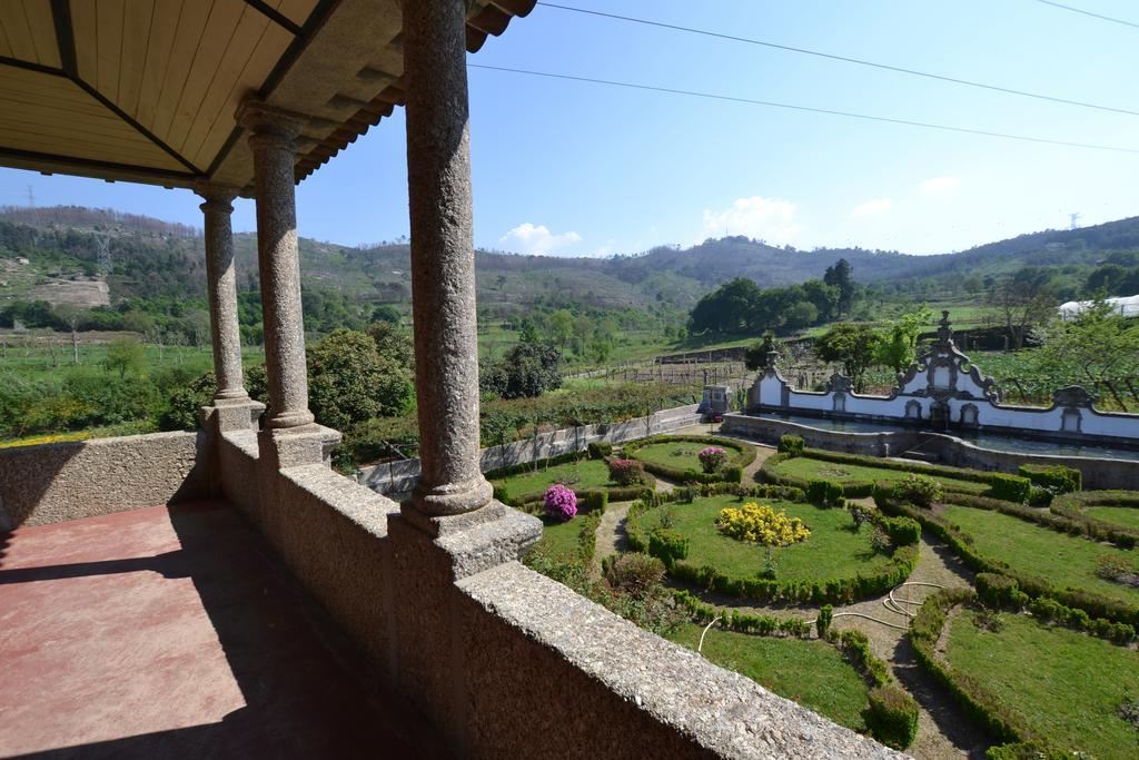 Casa Do Ribeiro Bed & Breakfast กิมาไรส์ ภายนอก รูปภาพ