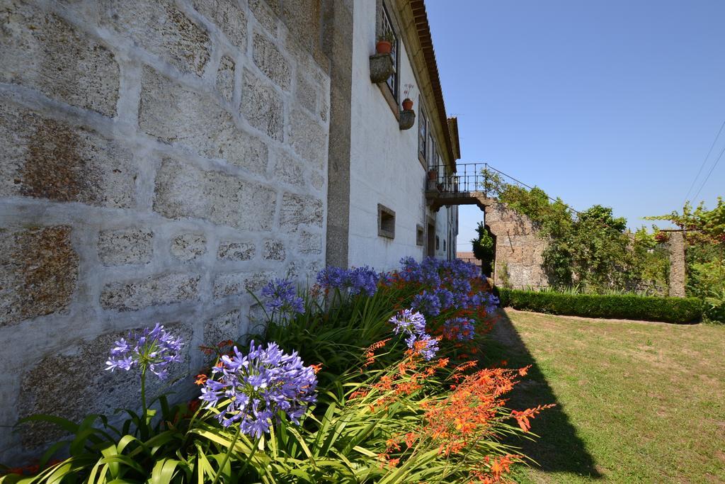 Casa Do Ribeiro Bed & Breakfast กิมาไรส์ ภายนอก รูปภาพ
