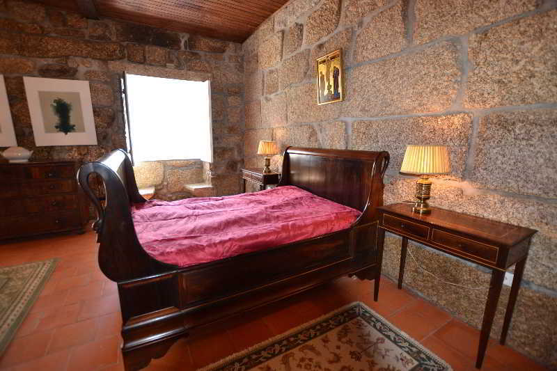 Casa Do Ribeiro Bed & Breakfast กิมาไรส์ ภายนอก รูปภาพ